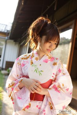 《坐在叔叔的硬硬的上面写作业》