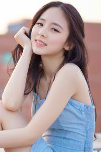 看到姐姐用枕头做运动的说说