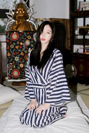 《揉超级丰满双乳电影》