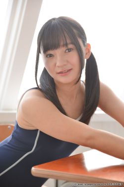 周于希美女露出撒尿部位