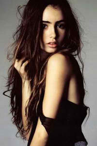 女班长让我脱她内内视频